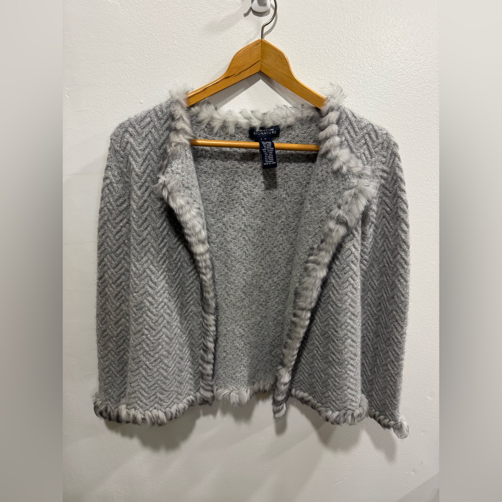Jones New York Signatore Women's Cardigan. Gray, Large, Fur Trim, Like New, Euc!